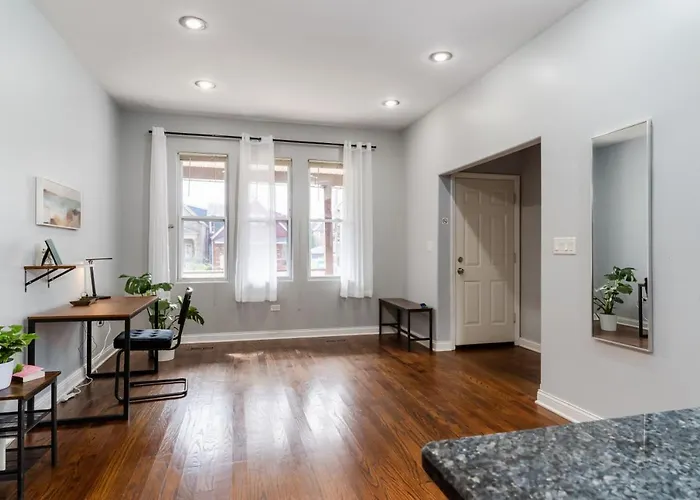 Apartment Logan Square Duplex 3br S2 Chicago