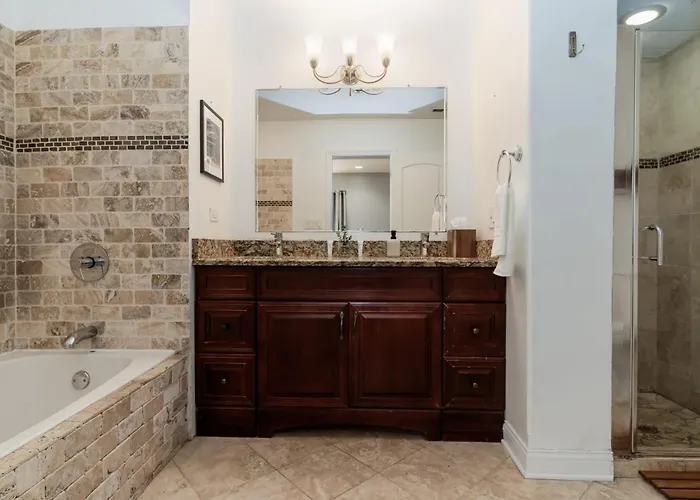 Apartment Logan Square Duplex 3br S2