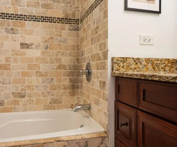 Apartment Logan Square Duplex 3br S2