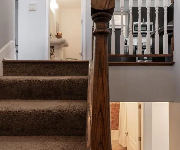 Logan Square Duplex 3br S2 Chicago