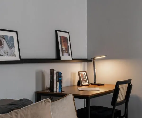 Logan Square Duplex 3br S2 Chicago