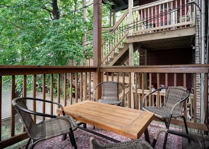 Apartment Logan Square Duplex 3br S2 Chicago