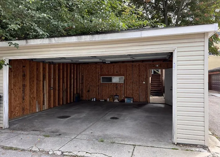 Apartment Logan Square Duplex 3br S2 *